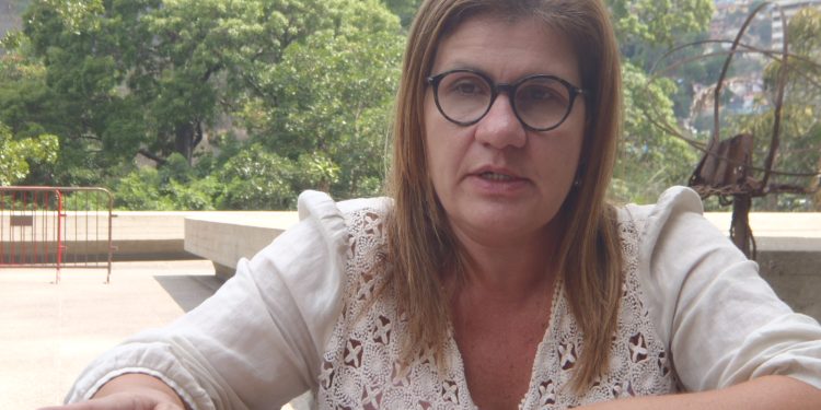 Falcón propone el regreso del FMI a Venezuela