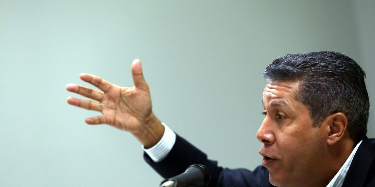 Falcón, del oportunismo pseudo chavista al entreguismo neoliberal y colonialista