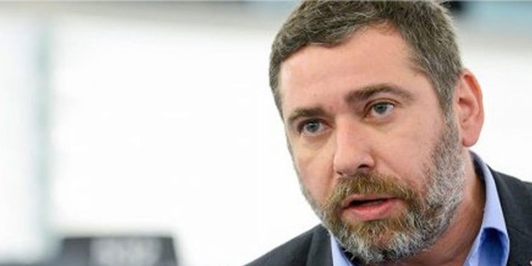 Couso es moderadamente optimista sobre cambio de España respecto a Venezuela