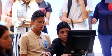 Juventud, tecnologías de la Información y transnacionales