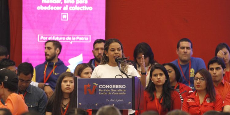 Juventud al servicio de la patria