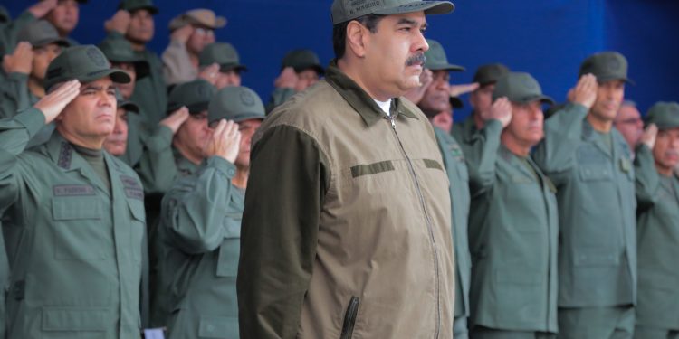 La orden viene de fuera: “Maduro no tiene que gobernar”