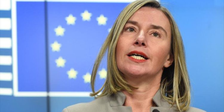 La Europa de los poderes fuertes acecha Venezuela