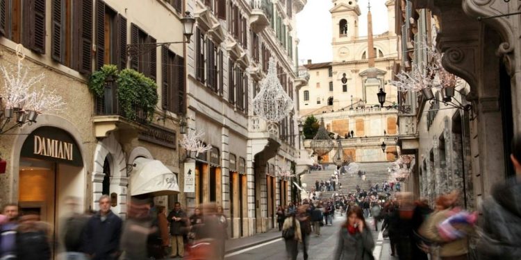 Un condominio en Roma habla a Venezuela