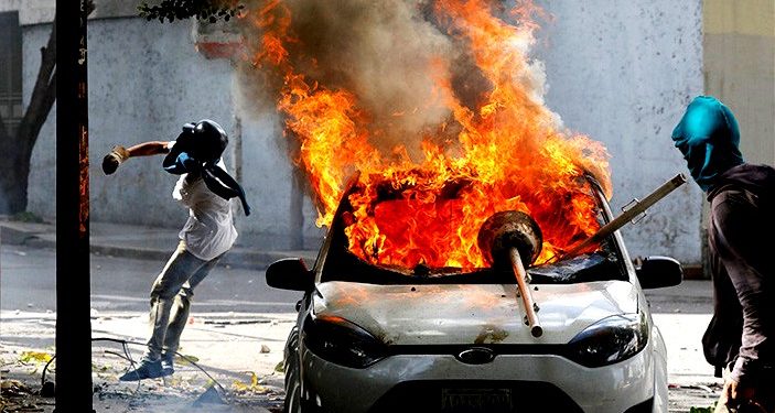 Derecha auspicia violencia en la frontera