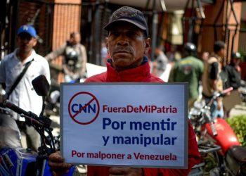 Cuatro aparatos de control imperial