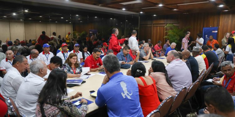 Trabajadores del mundo solidarios con Venezuela ante bloqueo de EE.UU.