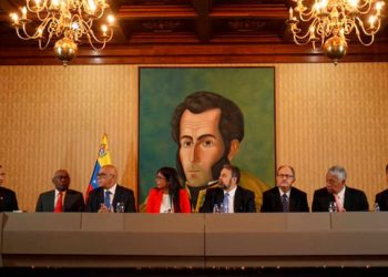 Gobierno y oposición acuerdan conformar nuevo CNE