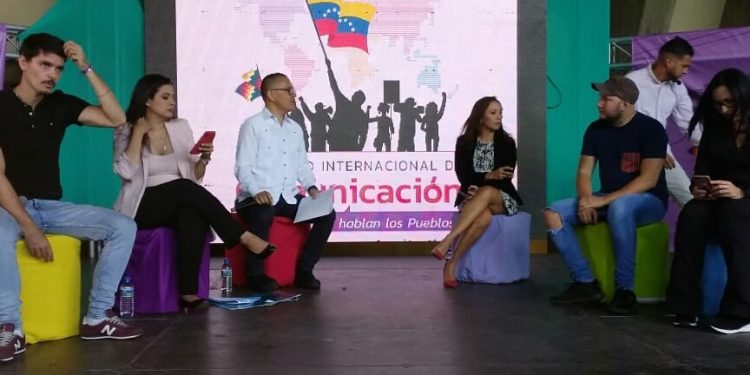 Comunicadores deben unificar criterios para defenderse