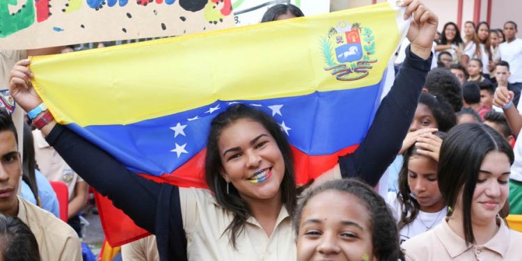 Docentes proponen mejorar Internet y equipar a los estudiantes para septiembre