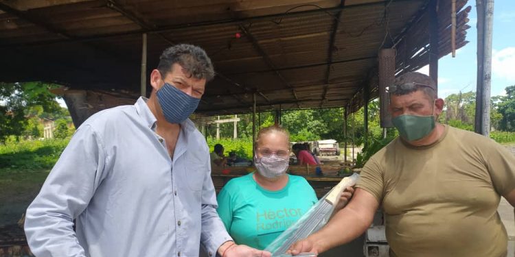 Iademu donó herramientas