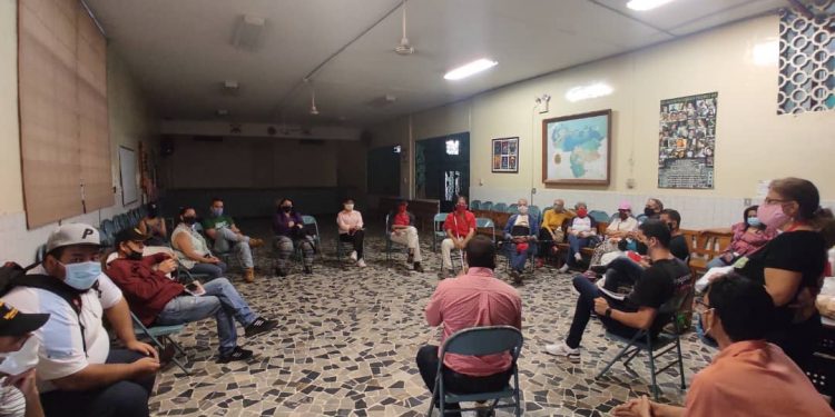 Candidato Gustavo Villapol compartió con comunidad de Valle Abajo
