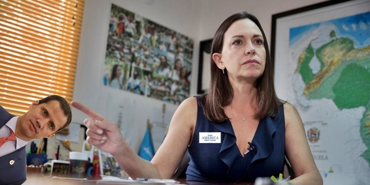 María Corina, la sepulturera de Guaidó