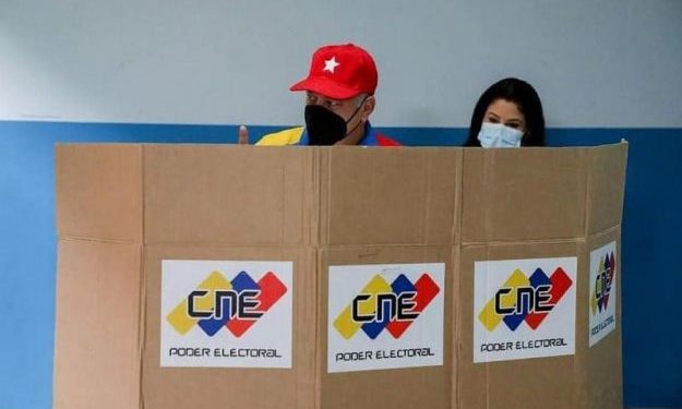 Diosdado Cabello califica de extraordinaria la participación del pueblo en el simulacro electoral