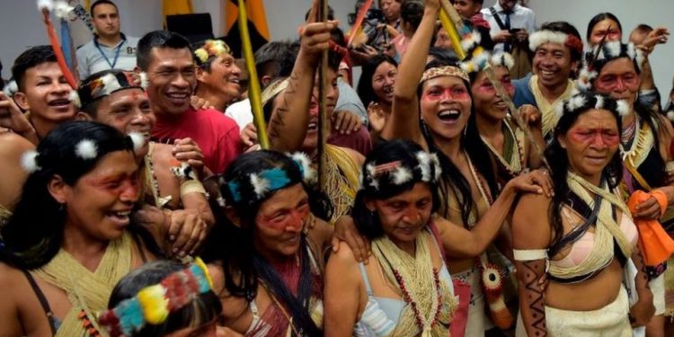 VEN VAMOS MUJER INDÍGENA