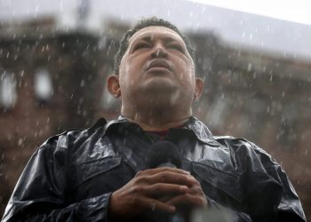 Chávez en la lluvia