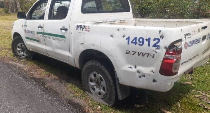 ¡Fuera Narcocolombia de Apure! (I) 1 Vehículo de Corpoelec atacado en Apure