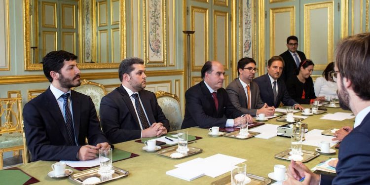 TRAIDORES DE LA PATRIA