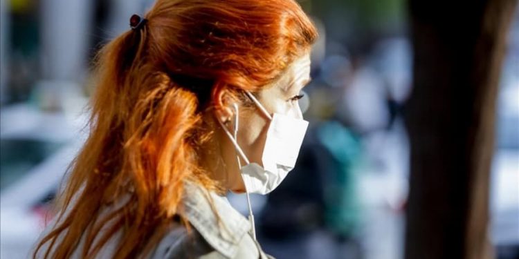 mujer-con-mascarilla