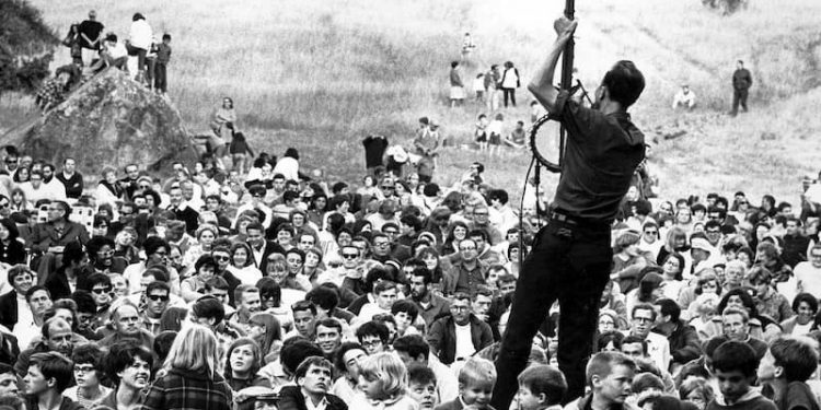 El cantante folk Pete Seeger, en un concierto.