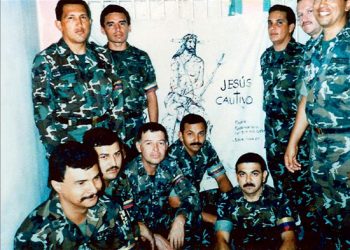 Chávez y militares