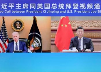 El Presidente Xi Jinping Sostiene una Videollamada