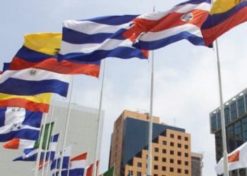 cumbre-americas-banderas