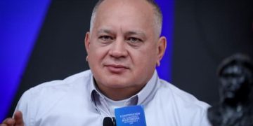 Venezuela tiene petróleo, no solo para España sino para Europa; lo único es que tienen que pagarlo al precio que vale; y dada la circunstancia tienen que pagarlo mediante un mecanismo que permita a Venezuela usar los recursos con los que ellos van a pagar ese petróleo