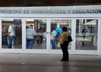 La derecha aplica el método acta-mata-voto en la UCV y luego se aplaude a sí misma en una muestra de lo que entienden por “elecciones libres y creíbles”