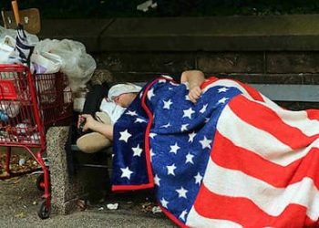 La desigualdad creció pavorosamente y no lo pueden ocultar; por más manejo mediático y de redes que intenten. A eso se suman otros problemas estructurales que padece el país norteamericano