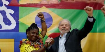 Los componentes más radicales que conforman el Pacto Histórico, la coalición de Petro con la que ganó las elecciones, y que está representada principalmente por la vicepresidenta Francia Márquez, feminista afrocolombiana, presionan para darle una nueva cara al país y a la integración latinoamericana