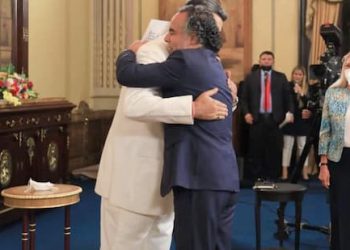 “Nunca debieron interrumpirse las relaciones con Venezuela: somos hermanos y una línea imaginaria no nos puede separar”, dijo el embajador Benedetti, haciéndose eco de una declaración del presidente Gustavo Petro, quien había definido la ruptura de relaciones con Caracas como “un tremendo error”