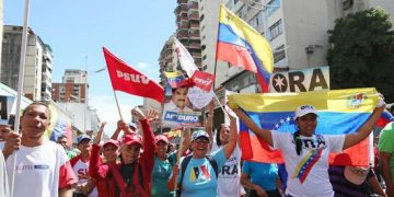 Sobre el feminismo en Venezuela, hemos entrevistado a la profesora Irama La Rosa, Directora General de la Escuela Feminista del Sur Argelia Laya, docente de la Escuela Antonio José de Sucre, y especialista investigadora en diseño de Políticas Públicas de Juventudes.
