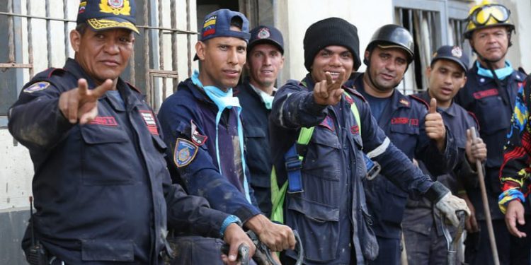 Venezuela felicita labor de cuerpos rescatistas en Las Tejerías (Foto AVN)