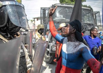 Una intervención militar disfrazada de ayuda humanitaria para continuar con la dominación de la perla negra del Caribe y robar sus recursos, manteniéndola en el abismo