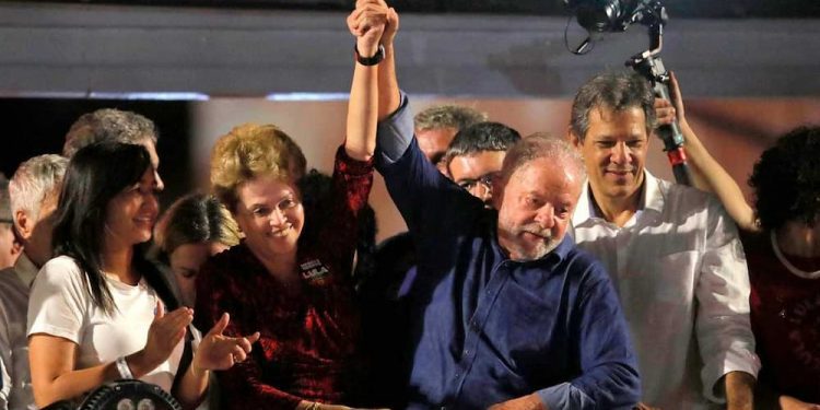 La victoria del candidato del Partido de los Trabajadores PT es una bocanada de aire fresco, en una región que necesita un liderazgo importante desde el gigante del Sur, para avanzar en los retos propios de uno de los continentes más desiguales del mundo, y que sufre los estragos de la pandemia COVID 19; sumada a la crisis fruto del conflicto en Europa del Este