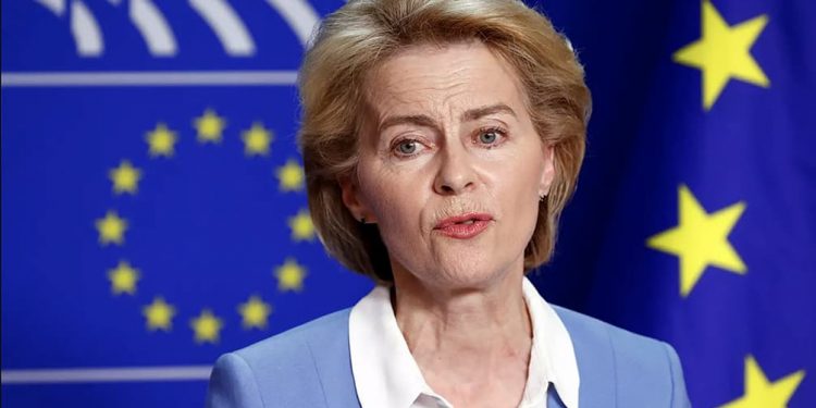 La señora von der Leyen es un ejemplo de cómo actúa y como se maneja la élite mundial, como trabajan quienes están al servicio de los poderes fácticos, como negocian
