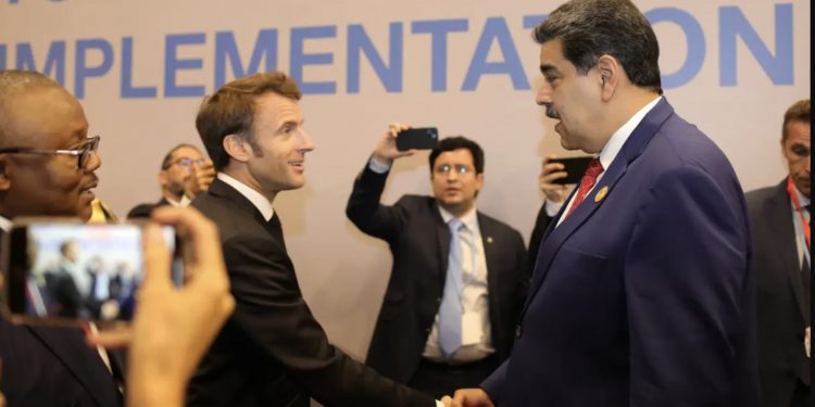 Presidente de Venezuela, Nicolás Maduro y el líder francés, Emmanuel Macron en la COP 27