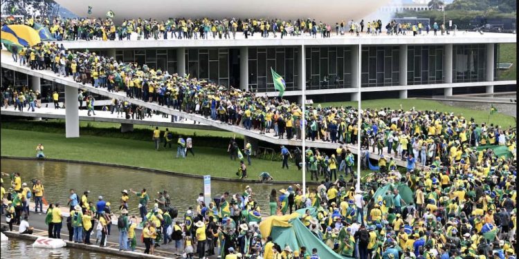 Juan Romero: “Lo ocurrido en Brasil es un proceso que abarca todo el continente”