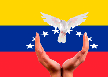 La mujer que te nombra Patria