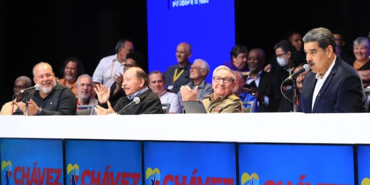 Chávez es la síntesis de la lucha de los pueblos