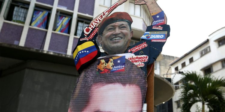 Contra las “sanciones”, Chávez y Maduro