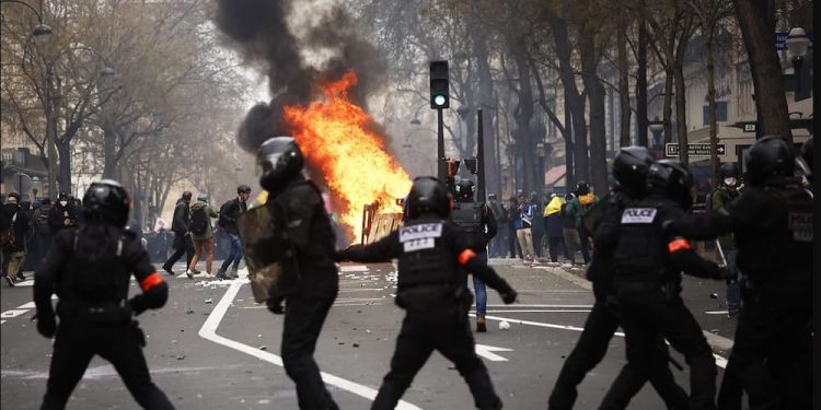 En Europa, la ira popular se extiende