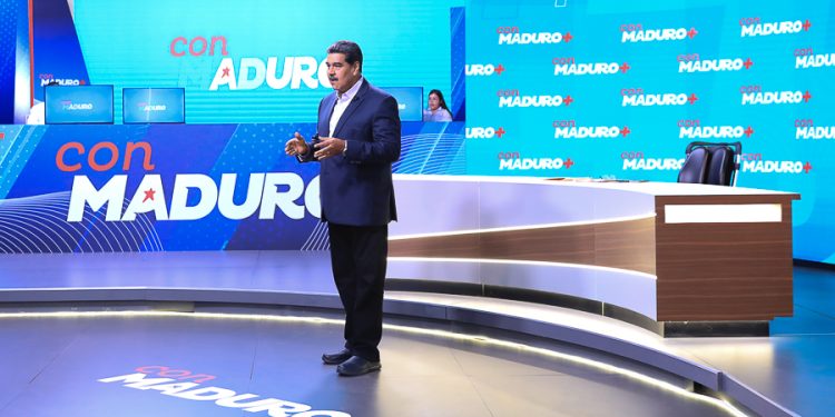 Con Maduro +