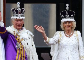 La coronación: acontecimiento geopolítico-farandulero
