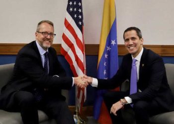 Guaidó y James Story, los más botados
