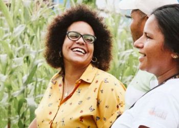 Palabra de Mujer Seguir de pie