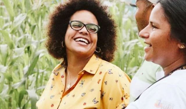 Palabra de Mujer Seguir de pie