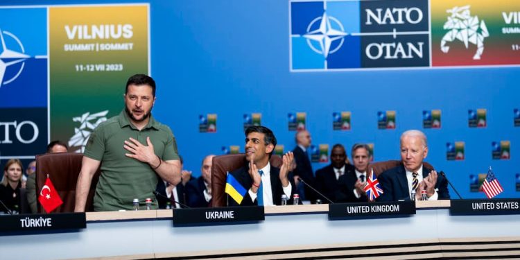 Washington arrastra a Occidente con su «racimo» de errores