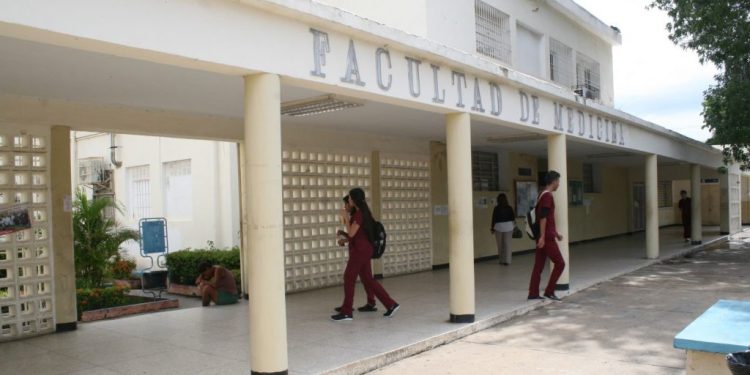 Ricardo León: “Debemos debatir el modelo de formación médica en todo el país”
